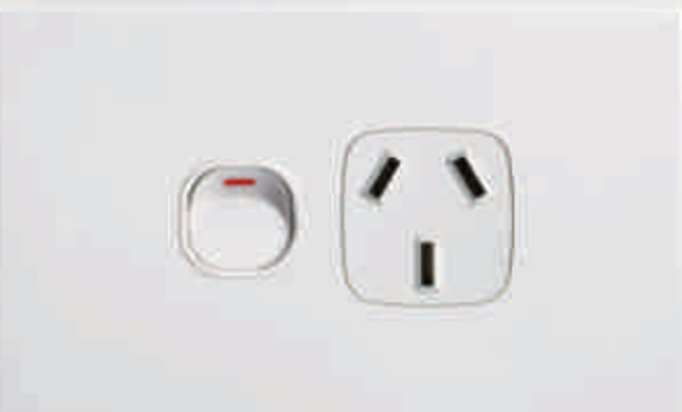 Standard single Powerpoint White 10/15amp